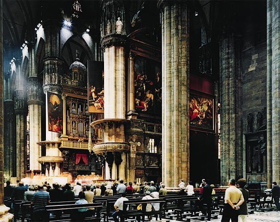 7 Thomas Struth Milano Duomo 1999 Milano senza confini | Spazi Fotografici | Scuola ed eventi di fotografia | https://spazifotografici.it/wp-content/uploads/2021/02/cropped-favicon-spazi-fotografici_nerobianco.png